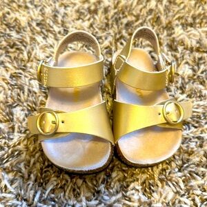 Old Navy metallic sandals with back strap - size 3-6M